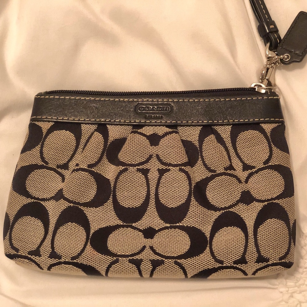 🛑SOLD COACH signature Canvas Wristlet